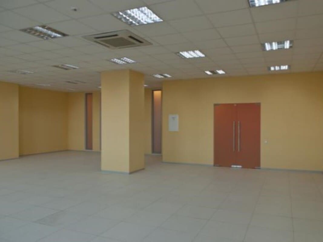Продажа офисного помещения площадью 209 кв. м. бизнес-центр Верейская Плаза I